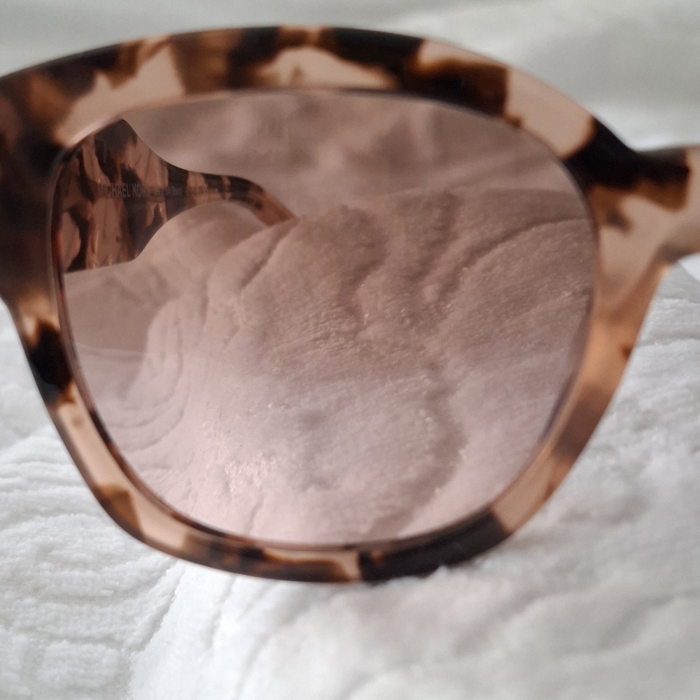 MICHAEL KORS - BAJA SUNGLASSES IN LIGHT TORTOISE - Picture 6 of 10